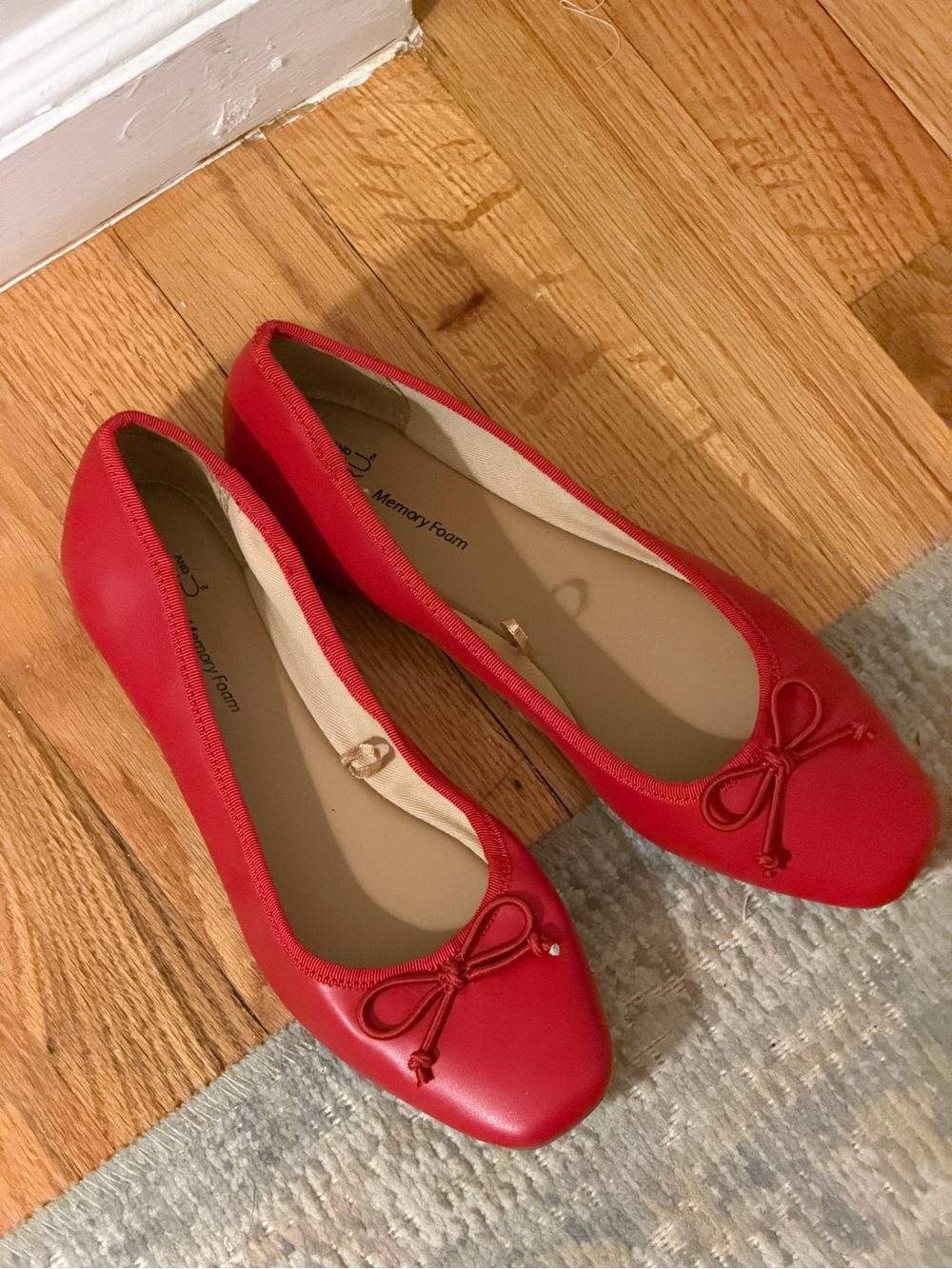 Classic Memory Foam Red Ballet Flats with Bow- Size 7.5, NEW